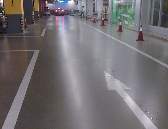 安斯福妙樂混凝土密封固化劑施工--停車庫地坪