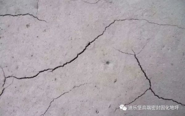 混凝土地坪裂縫 混凝土地坪裂縫