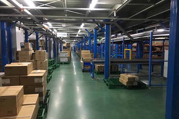 醫(yī)藥車間.jpg 1039340928.jpg